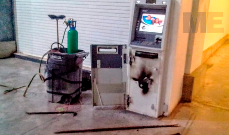 Policía de Tarímbaro arresta a dos por intentar robar cajero automático