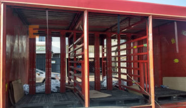 Presuntos normalistas saquean mercancía de dos camiones de Coca Cola en el Centro Histórico de Morelia