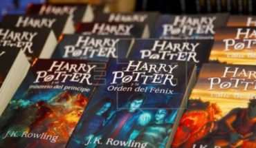 Sacerdotes queman libros de Harry Potter en obediencia a Dios
