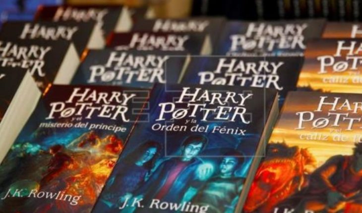 Sacerdotes queman libros de Harry Potter en obediencia a Dios