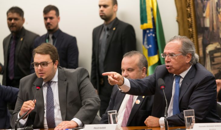 Venta de activos brasileños a Estados Unidos se ve cada vez más difícil a medida que “luna de miel” de Bolsonaro se termina