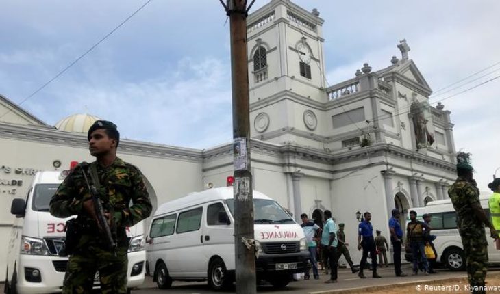translated from Spanish: At least 207 deaths in a series of attacks in Sri Lanka
