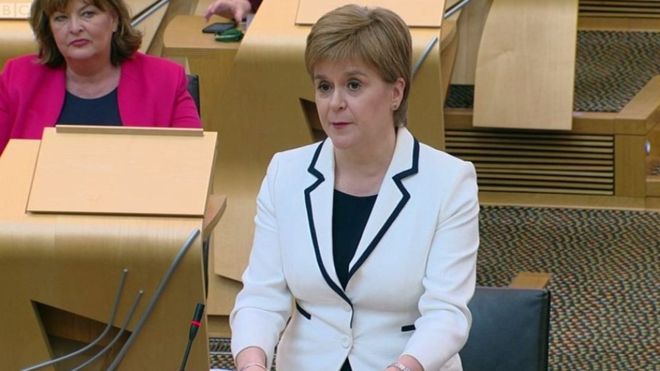 Brexit: the first Minister of Scotland, Nicola Sturgeon, wants to hold another referendum on independence if United Kingdom leaves the European Union
