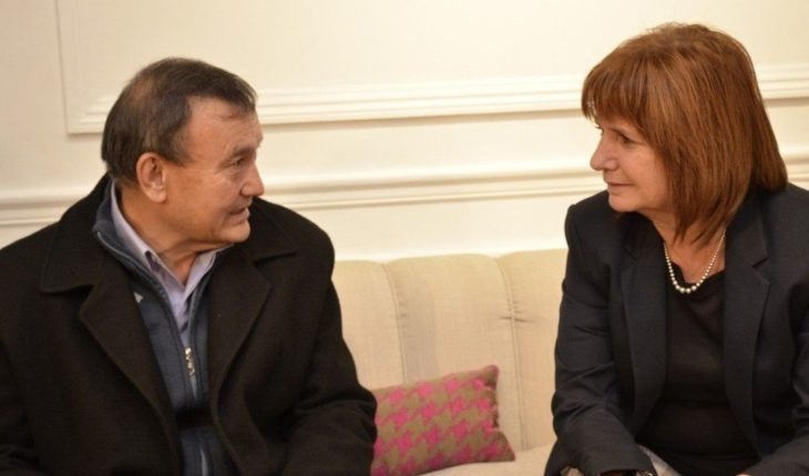 translated from Spanish: Bullrich received Cataldo: “Was your life or that of the offender”