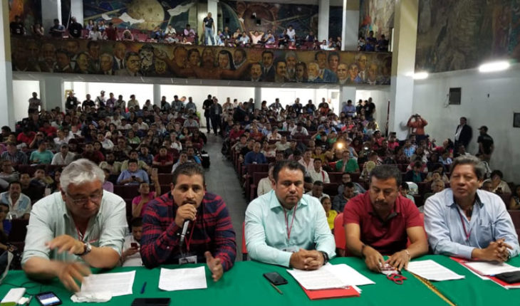 translated from Spanish: CNTE goes against networks by Mexico