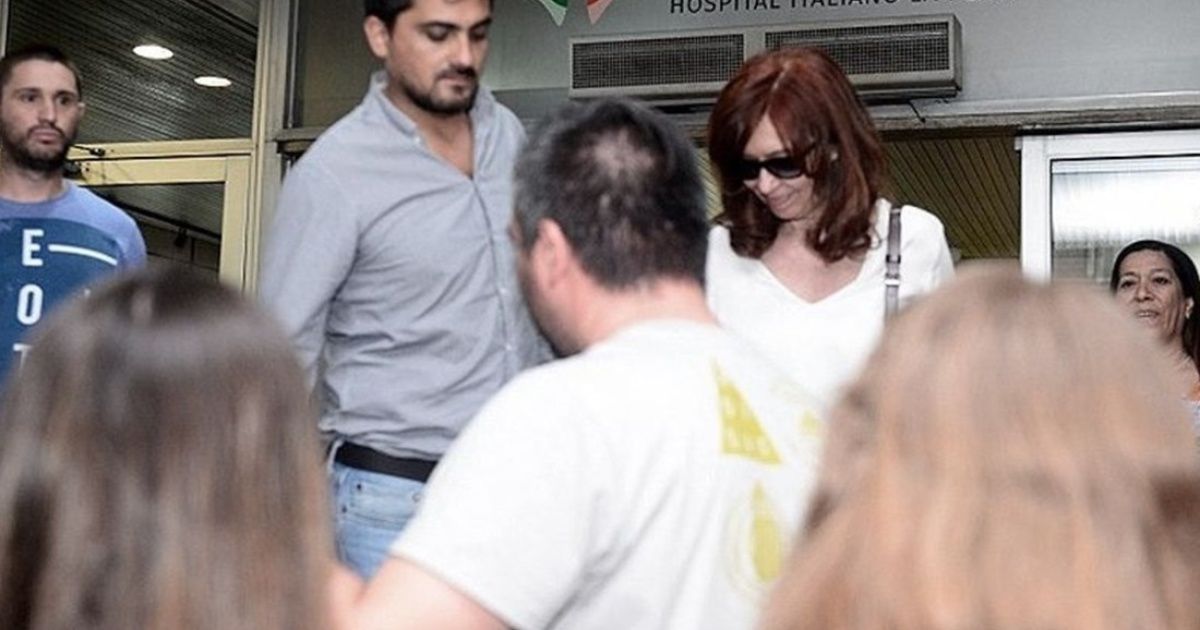 Cristina Kirchner despidió a su madre en el hospital y viajó a Cuba