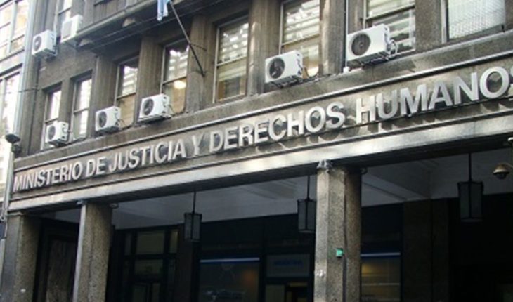 translated from Spanish: El Ministerio de Justicia asistió a más de 15 mil víctimas de violencia en 10 meses