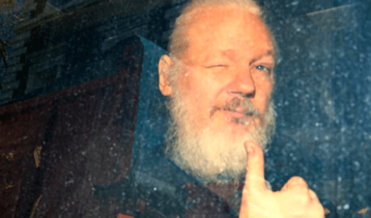 translated from Spanish: El parlamento británico solicita priorizar la extradición de Assange a Suecia
