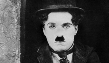 translated from Spanish: Hoy se cumplen 130 años del nacimiento del gran Charles Chaplin
