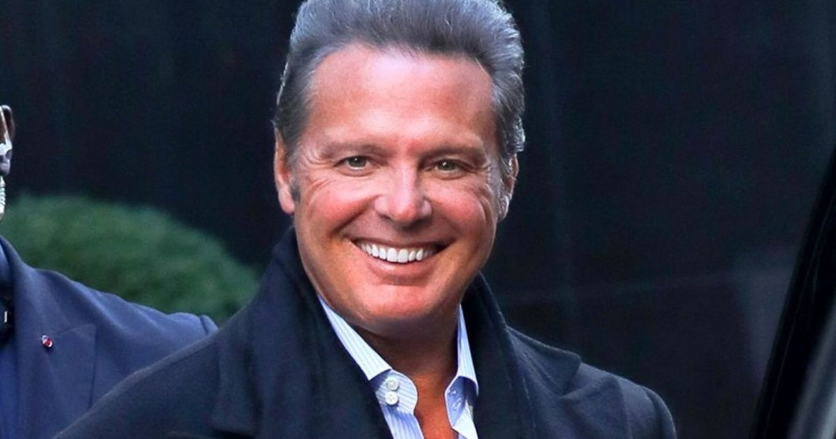 Luis Miguel comes at age 49 after several scandals