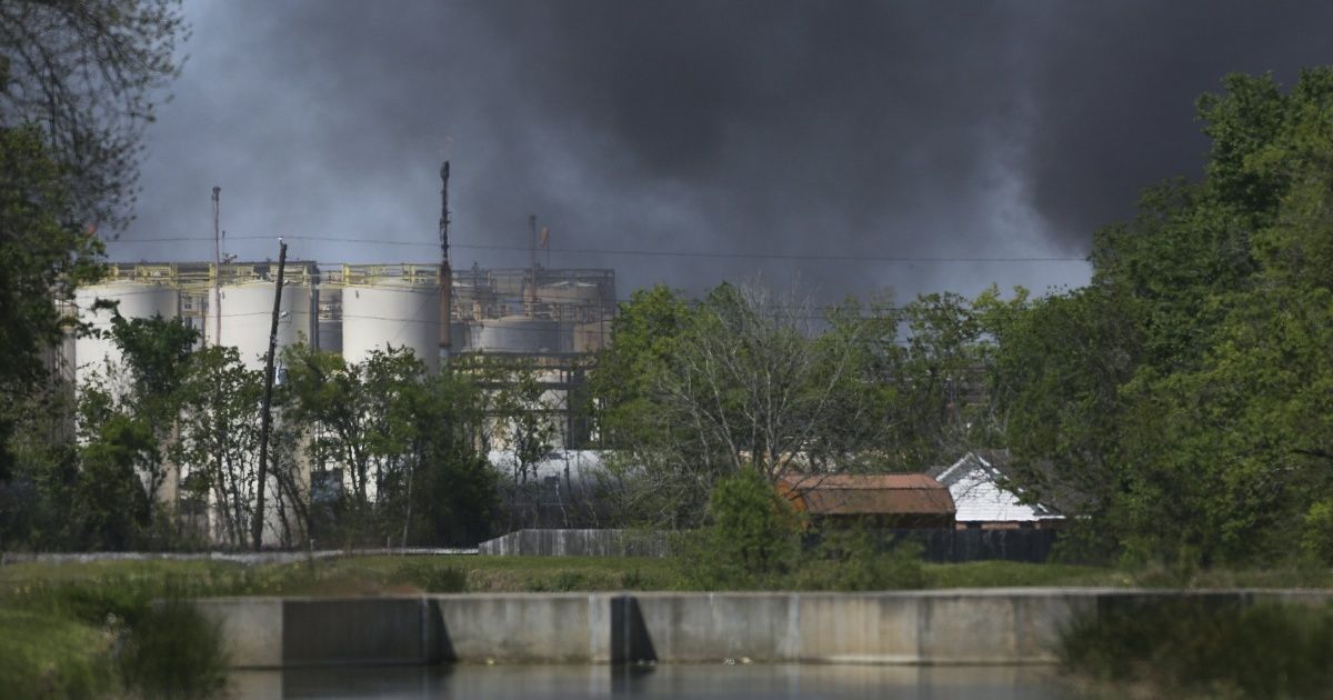 One dead and 2 injured in fire at chemical plant in Texas
