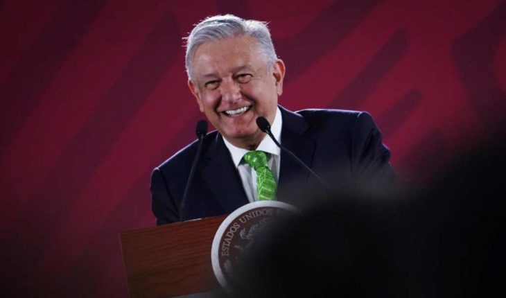 translated from Spanish: PRD and PAN accuse AMLO of putting the interests of its electoral allies in the Magisterium