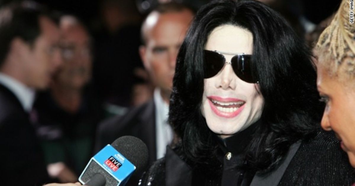 Parents ask to withdraw the name Michael Jackson Auditorium of a school