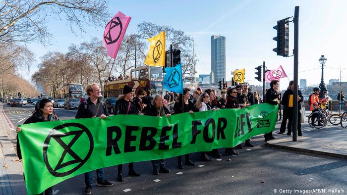 Rebelión contra la Extinción: activistas arriesgan penas de prisión para salvar el planeta