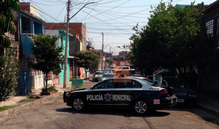 translated from Spanish: Subjects cycling shots fired at a house in la colonia Eduardo Ruiz de Morelia, Michoacán