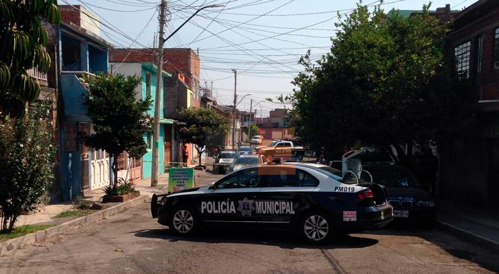Subjects cycling shots fired at a house in la colonia Eduardo Ruiz de Morelia, Michoacán