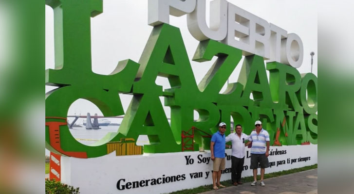 To promote a development plan to Lázaro Cárdenas, Fermín Barnabas agrees