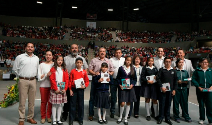 Ayuntamiento de Morelia informa, entregó 3 mil tablets a estudiantes de nivel básico