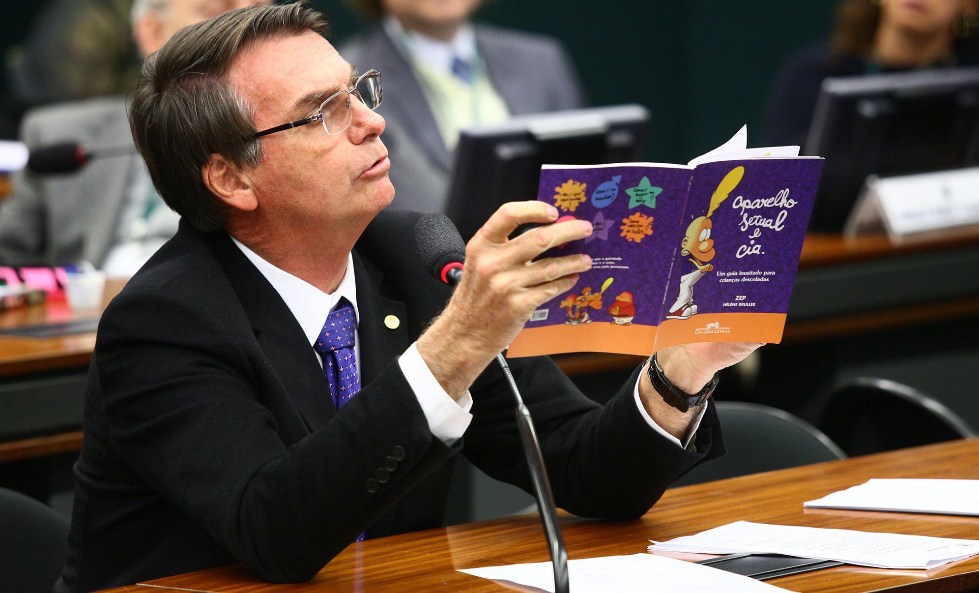 Bolsonaro busca prohibir que se hable de sexualidad en escuelas de Brasil