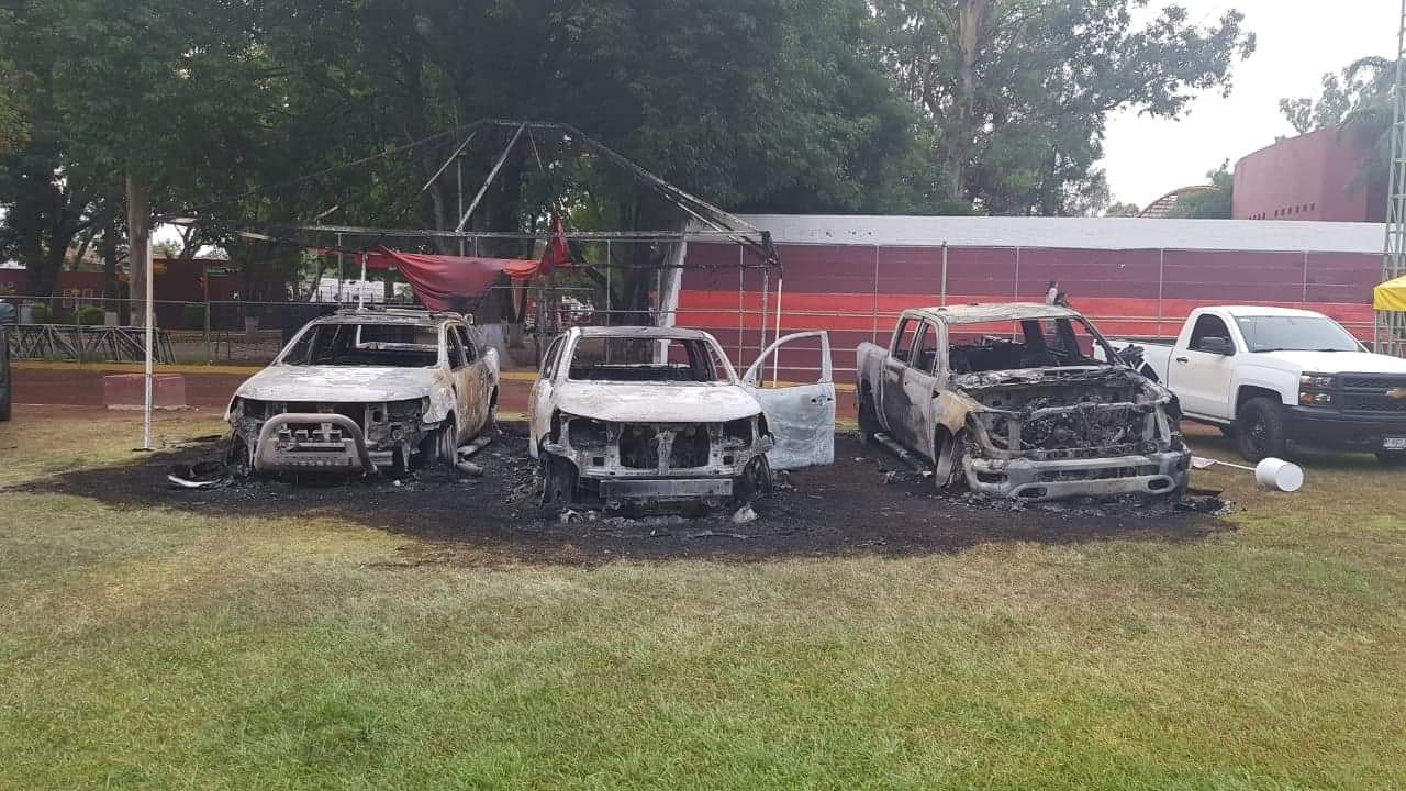 CJNG también atacó el hogar del Secretario del Ayuntamiento de Zamora y quemaron autos en el Bikini Car