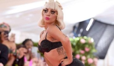 De Lady Gaga al bochorno de Maluma, los looks y momentos estrafalarios de la gala Met