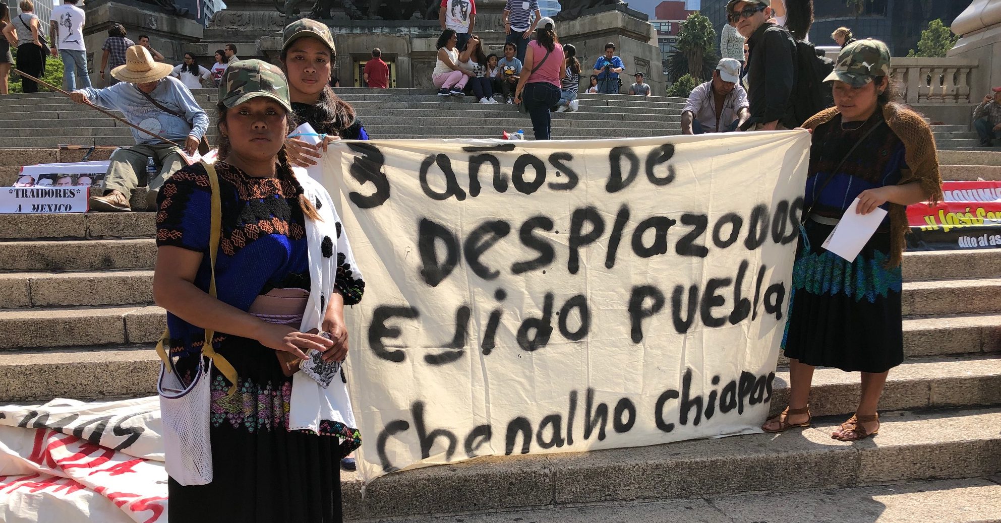 Desplazados de Chenalhó exigen a AMLO justicia para volver a casa