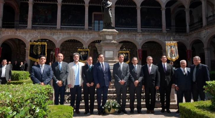 Edil de Morelia rinde honores a Miguel Hidalgo en el Colegio Primitivo y Nacional de San Nicolás de Hidalgo