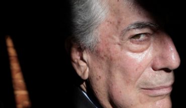 El “hechicero” Vargas Llosa: el libro sobre su giro ideológico para convertirse en portavoz del neoliberalismo