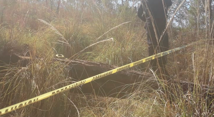 Encuentran un cadáver en el Cerro de la Cruz en Uruapan, Michoacán