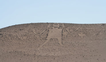 Formalizan a decano de Universidad Adolfo Ibáñez por daño a monumento arqueológico “El gigante de Atacama”
