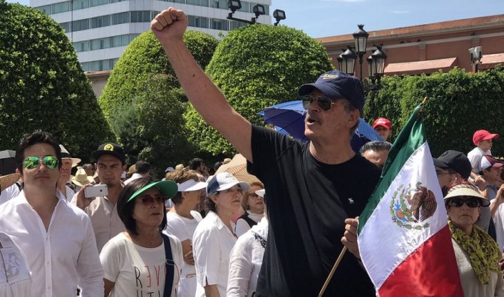 Fox marcha contra AMLO; Calderón celebra las protestas