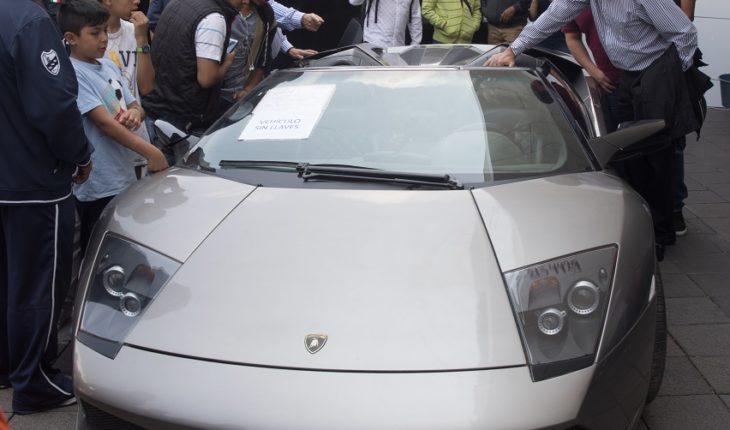 Gobierno obtiene 1.7 mdp por subasta de Lamborghini