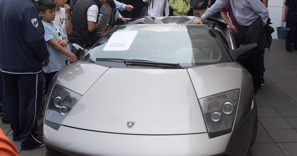 Gobierno obtiene 1.7 mdp por subasta de Lamborghini