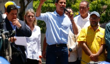 Guaidó insiste a los militares en “que se pongan del lado de la Constitución” de Venezuela
