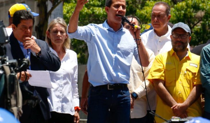 Guaidó insiste a los militares en “que se pongan del lado de la Constitución” de Venezuela