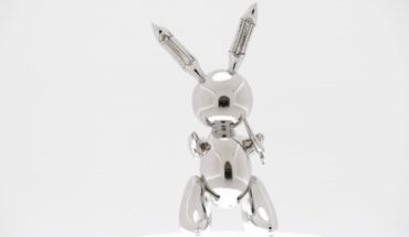 Jeff Koons nuevamente obtiene precio récord de un artista vivo con la venta de “Rabbit”