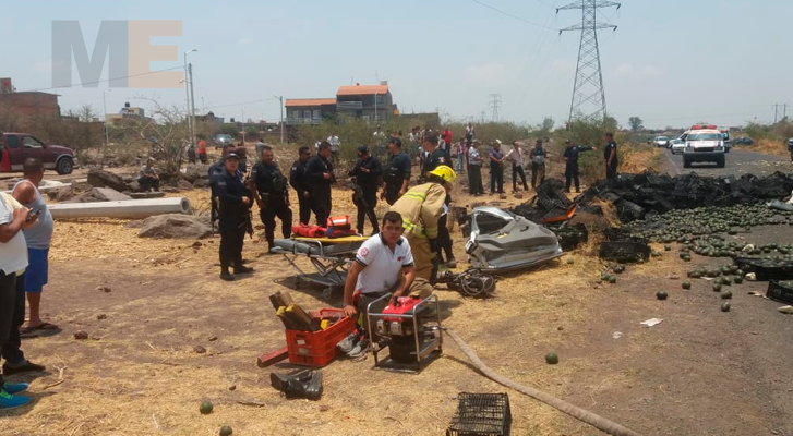Mueren dos y uno más resulta herido en carambola entre 4 vehículos en La Piedad, Michoacán