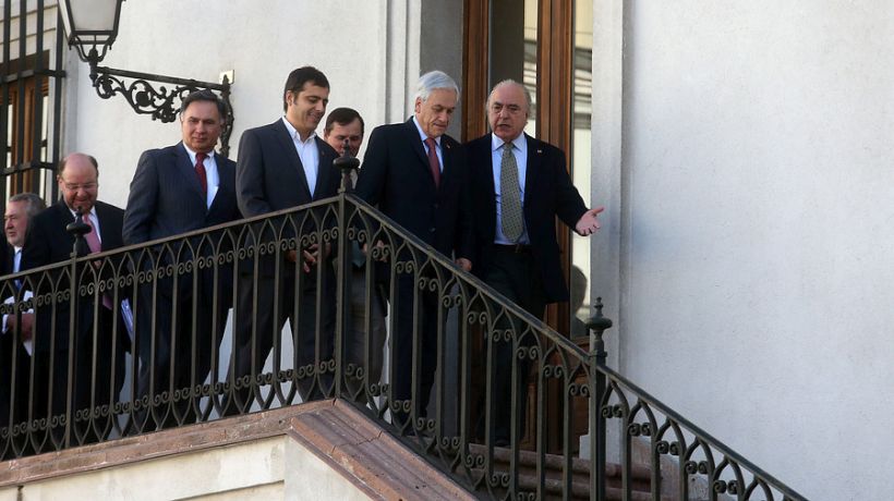 Piñera pidió a diputados aprobar reformas para "iniciar un perfeccionamiento en la discusión parlamentaria"