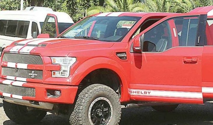 translated from Spanish: A Ford Shelby F-150 will be auctioned which was used by the Pacific cartel