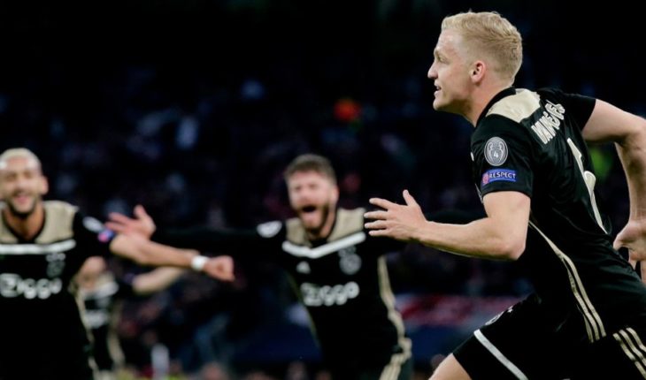 translated from Spanish: AJAX is still lying on the football rich: shares reach record