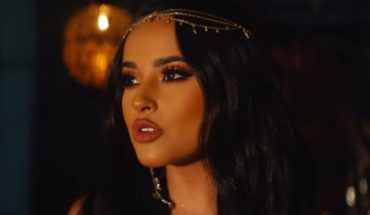 translated from Spanish: “Aladdin”: That’s how Becky G looks in the videoclip of “an ideal world”