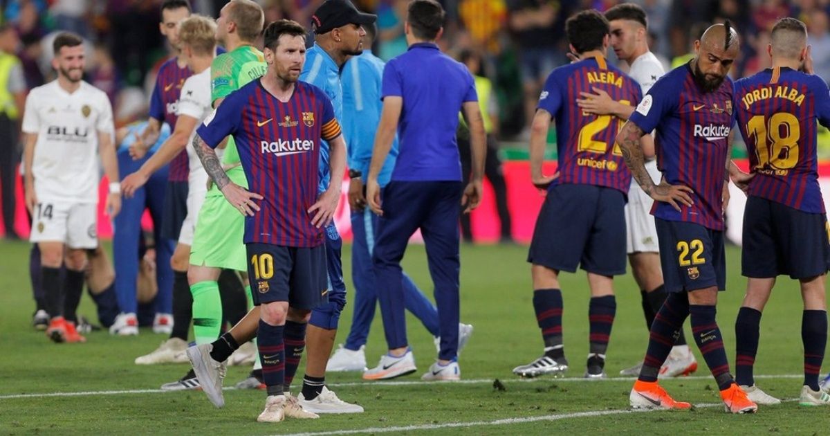 Barcelona lost 2 to 1 to Valencia and Messi ran out of the King's Cup