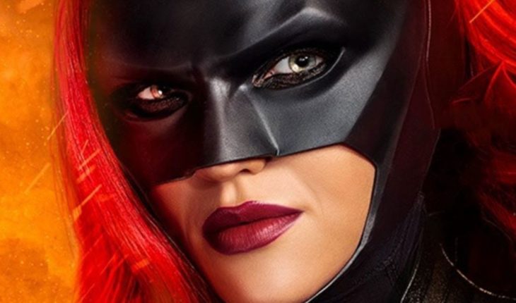 Batwoman's trailer reveals the first gay superhero on TV