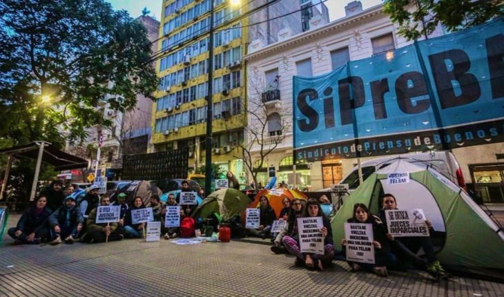 translated from Spanish: Camping of Telam workers in the face of labor justice for layoffs