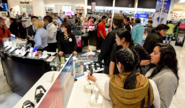 translated from Spanish: Consumer confidence index Falls