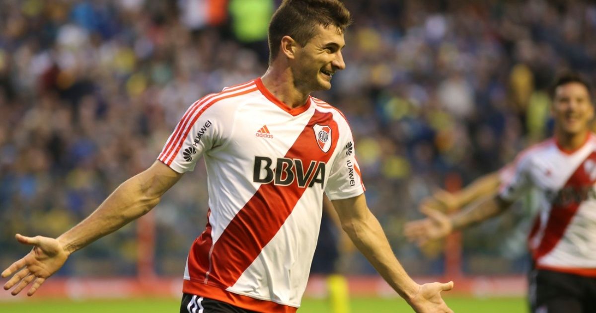 "Contact existed, but it is impossible to get Lucas Alario to mouth"