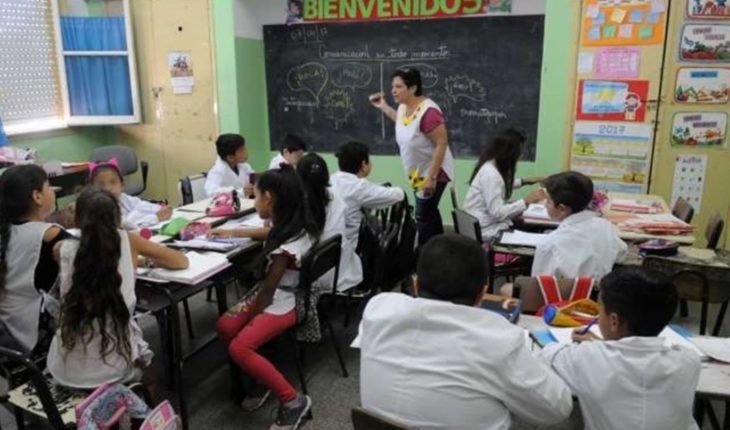 translated from Spanish: DGE: In 2019, tuition in state school grew above private