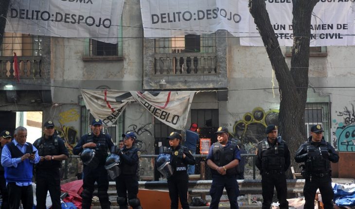 translated from Spanish: Deputies rectify law on evictions in CDMX