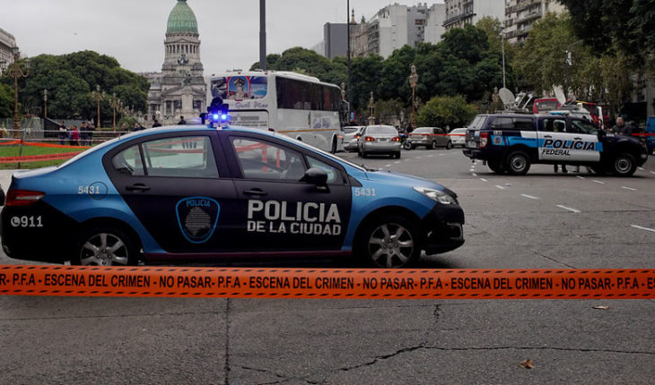 translated from Spanish: Four detainees in Argentina for shooting of deputy and his advisor