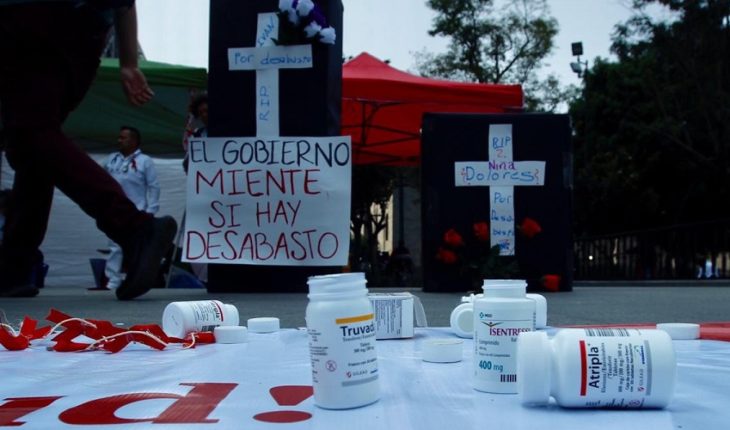 translated from Spanish: HIV carriers reported shortages of medicines